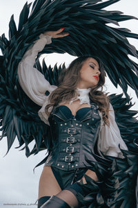 Corsetto sottoseno in similpelle nera con allacciatura al collo