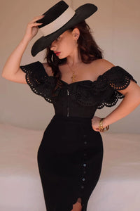 Alyssum Top corsetto in cotone broderie anglaise nero con maniche a balze doppie